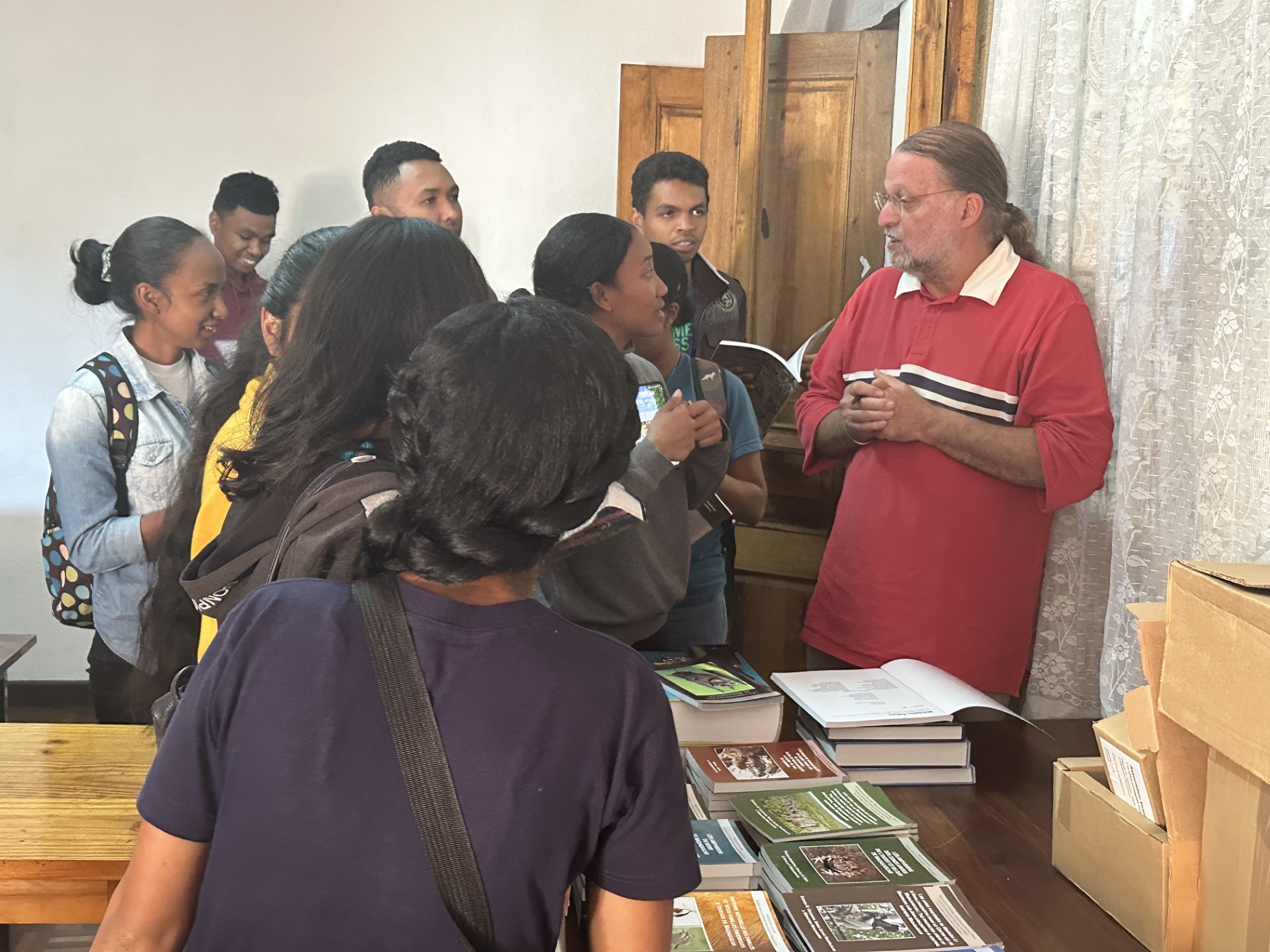 Yoder lab collaborator- Steve Goodman with students